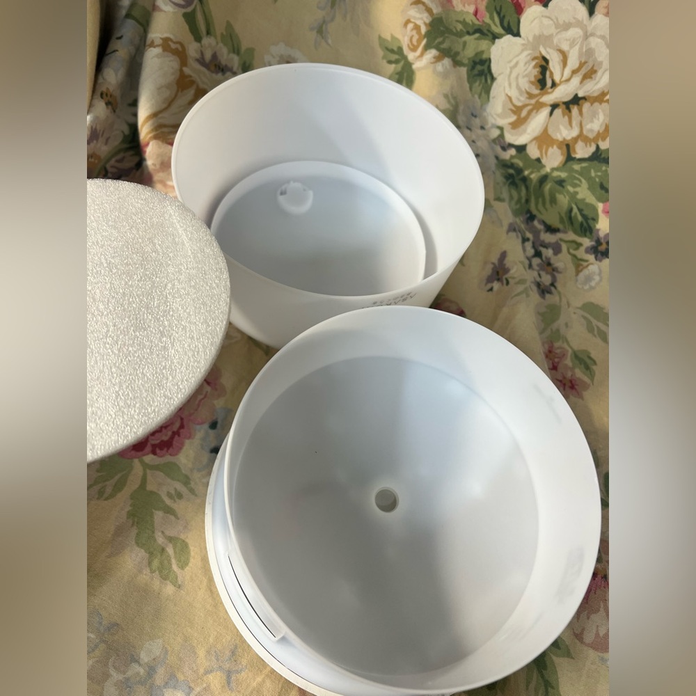 White Aroma Diffuser - Picture 8 of 12
